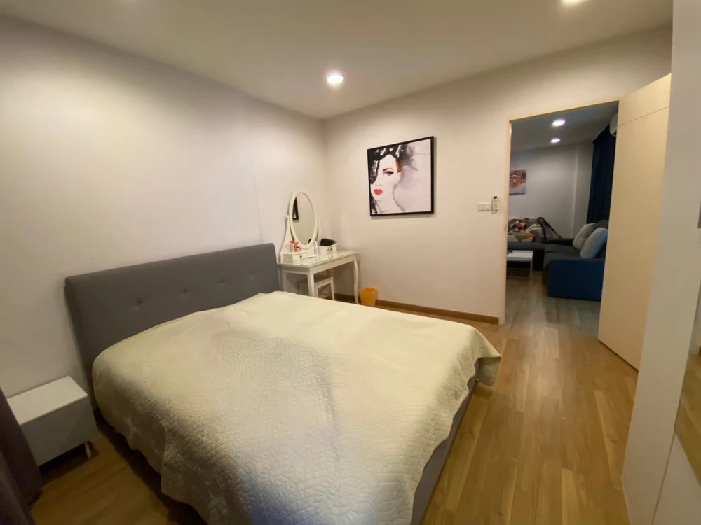 For rent: Premio Prime, corner room, not crowded, lots of usable space, comes with complete furniture, don't miss it.