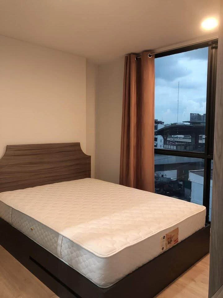 For rent: PREMIO QUINTO, corner room, 8th floor, quiet, private, not attached to anyone, balcony and north-facing windows, hurry and grab it now!