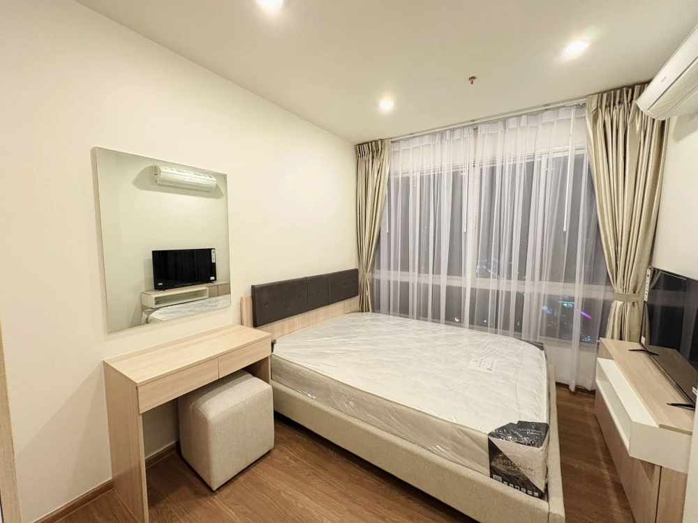 For rent: Prodigy Phetkasem 62, 25th floor, very high, swimming pool view, just bring your bags and move in.
