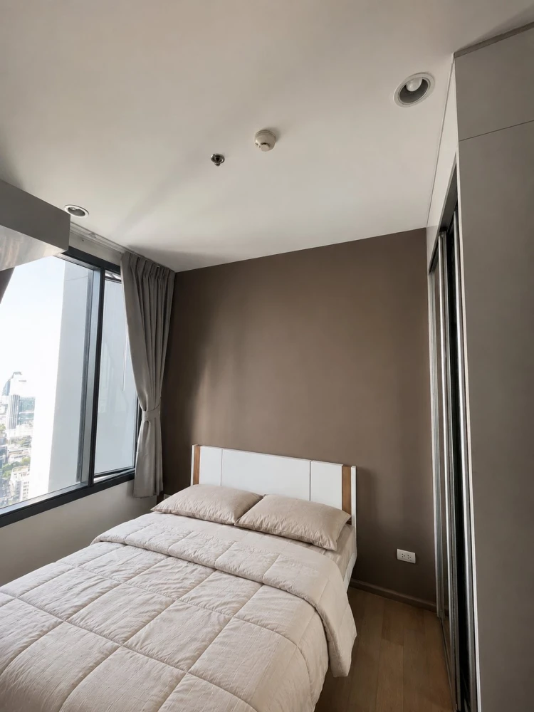 For rent: Pyne by Sansiri, very high floor unit, north facing with unobstructed view, prime location, ready to move in.