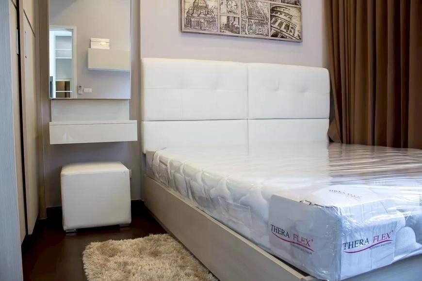 For rent: Q Asoke, 9th floor, fully furnished unit, ready to move in. Book now, don't wait!
