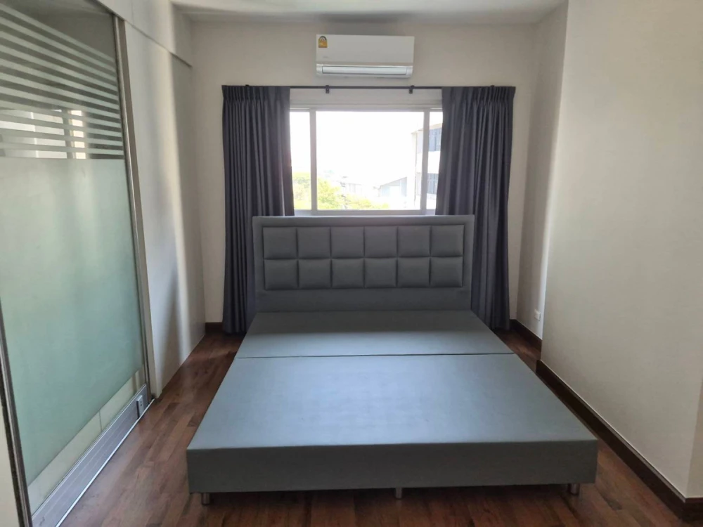 Q.House Condo Sathorn for rent. Nice room, fully furnished. Book now!