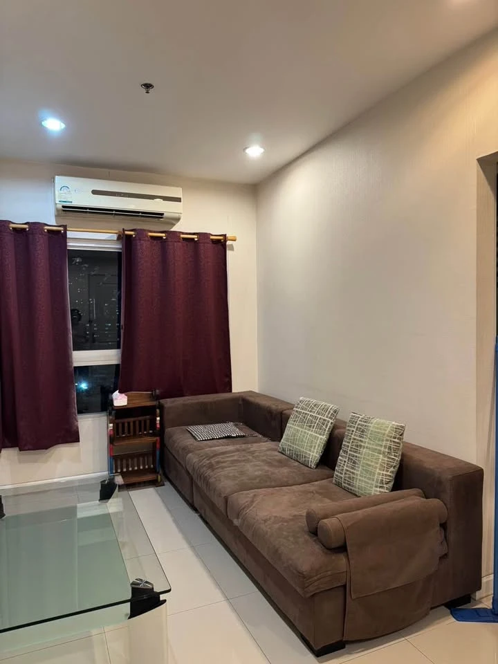 Q.House Condo Sathorn for rent. The unit is on the 9th floor, right next to the BTS station. You can take the escalator directly from the condo. Very