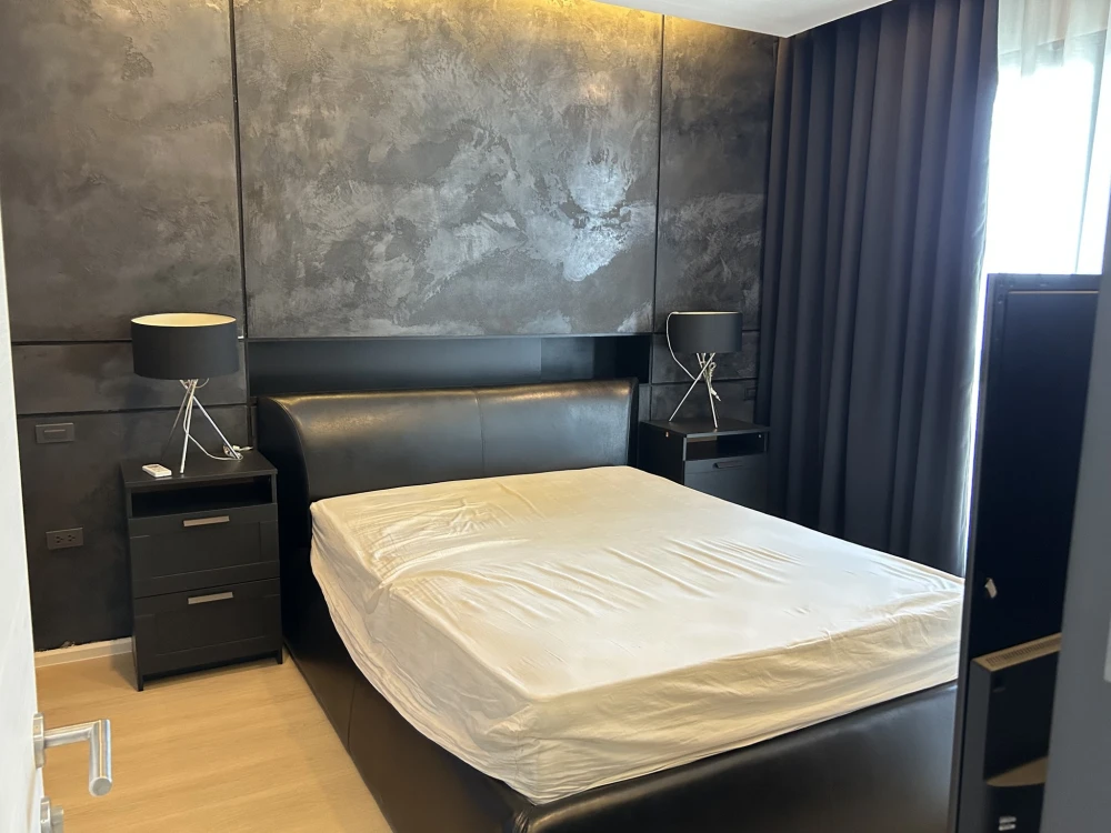 Quinn Ratchada 17 for rent, 19th floor, Building A, open city view, plenty of usable space. I'm telling you, you can't miss it.