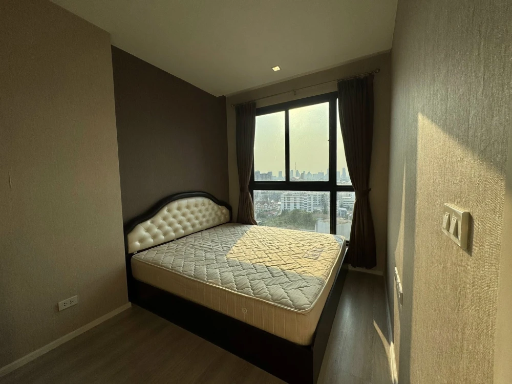 For rent: Quinn Ratchada 17, high floor unit, spacious and comfortable. Book now!
