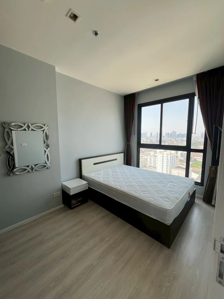 For rent: Quinn Ratchada 17, high floor unit, fully furnished, spacious and comfortable. Book now!