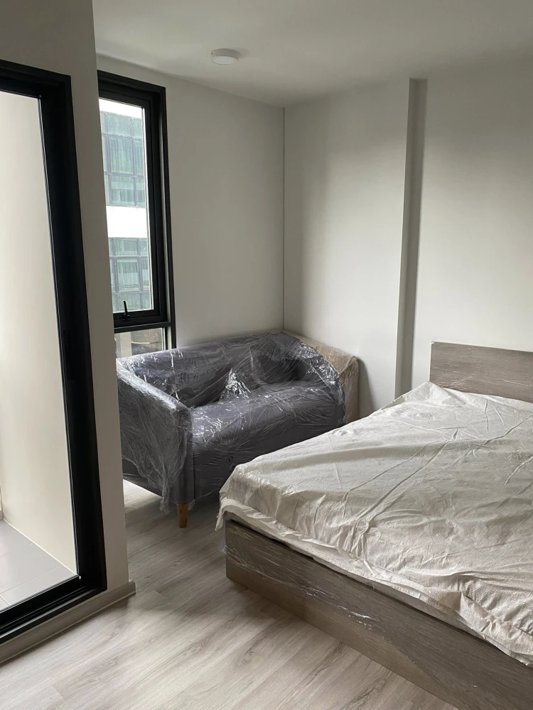 For rent: QUINTARA MHy'GEN RATCHADA - HUAI KHWANG, 3rd floor, studio room with glass partition, outside view, reserve now.
