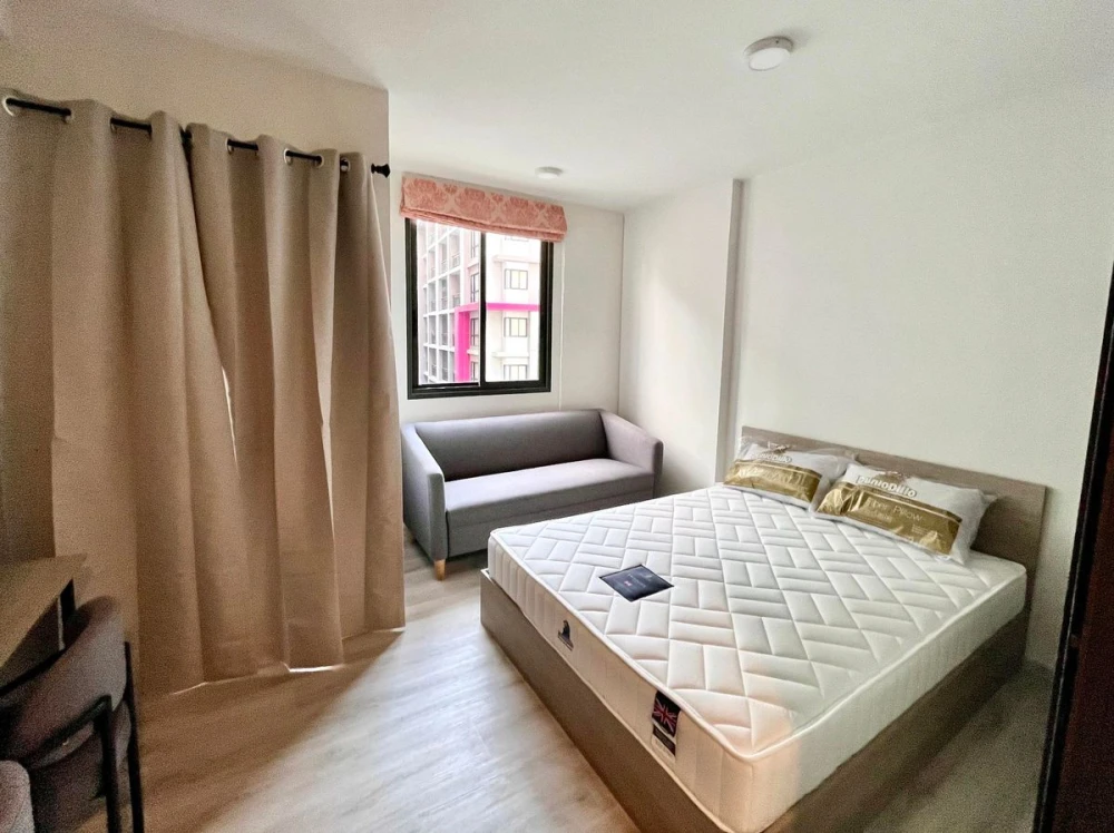 For rent: QUINTARA MHy'GEN RATCHADA - HUAI KHWANG, 5th floor, partitioned room, fully furnished, reserve now, urgently.