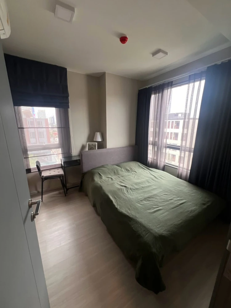 For rent: Quintara Phume Sukhumvit 39, corner unit with pool view, fully furnished. You can't miss this opportunity!