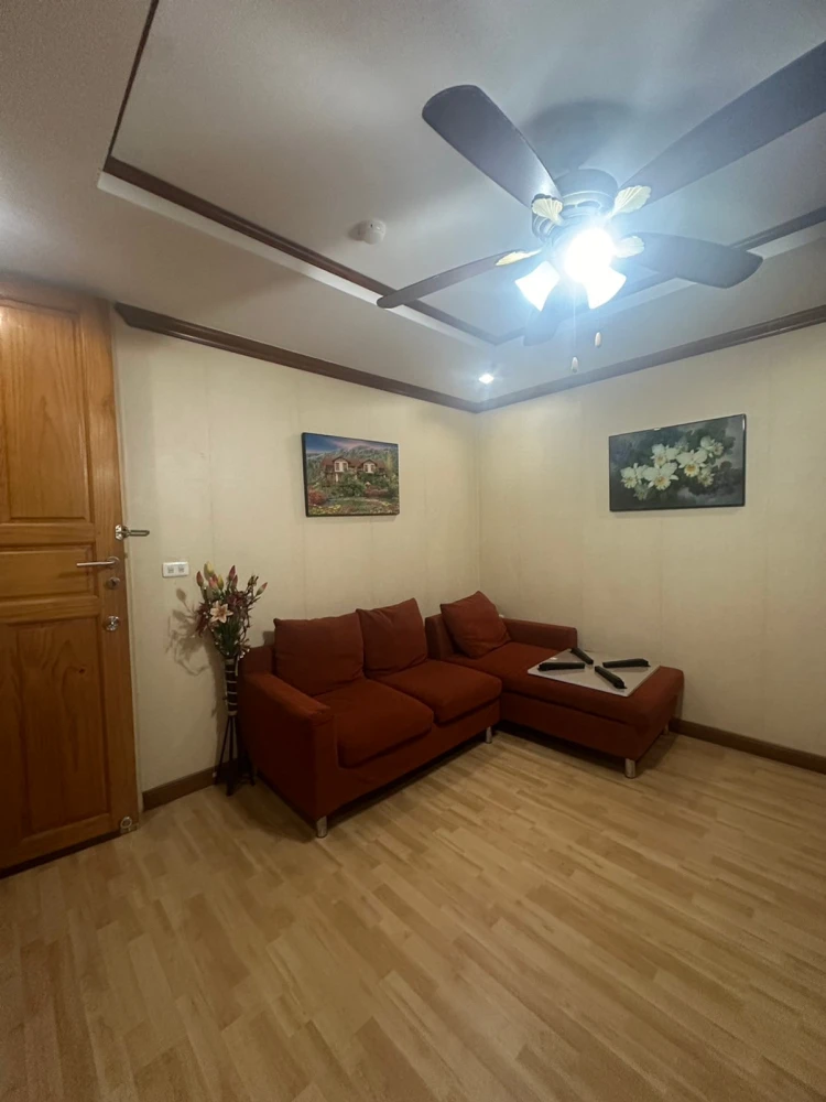 For rent: Ratchada City 18. Spacious and comfortable fully furnished room. Book now! Don't miss out!