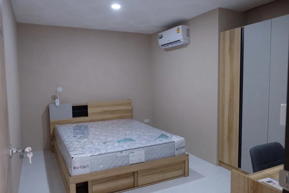 For rent: Ratchada City 18 rooms, ready to move in, spacious, reserve now before it's gone+++