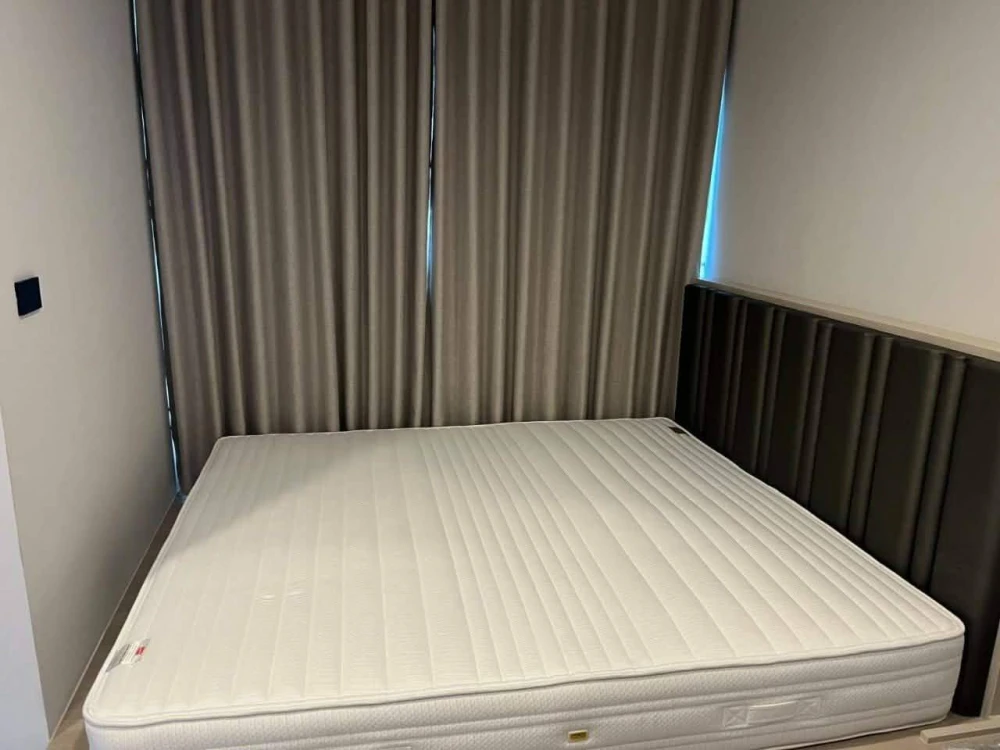 For rent: Reference Sathorn-Wongwian Yai, 9th floor, Building B. Fully furnished with complete set of appliances. First come, first served.