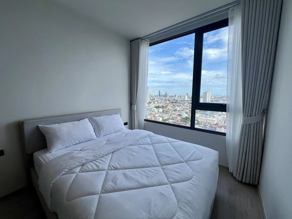 For rent: Reference Sathorn - Wongwianyai. Fully furnished apartment with complete furniture set. Don't miss this great opportunity!