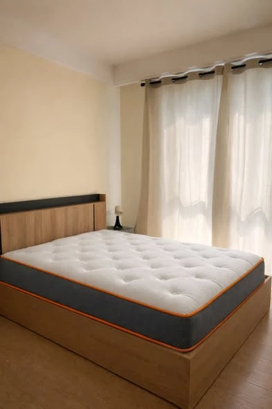 For rent: Regal Sathorn-Narathiwat, high floor unit, fully furnished, spacious and comfortable. Book now!