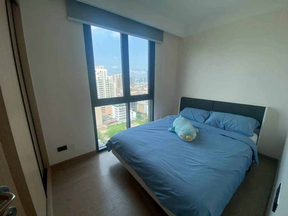 For rent: Regal Sathorn-Narathiwat, fully furnished apartment, high floor. Book now!