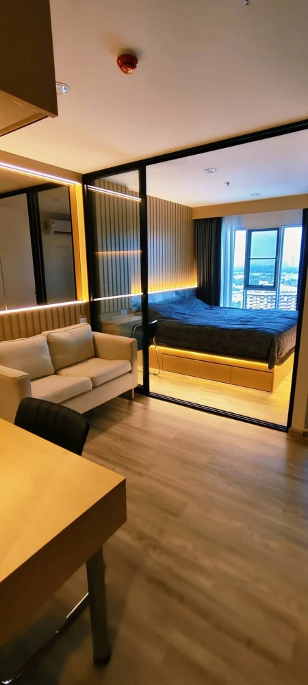 For rent: Regent Bangna, beautifully decorated unit with high-quality built-in furniture. Amazing price! Fully furnished. You'll regret not booking!