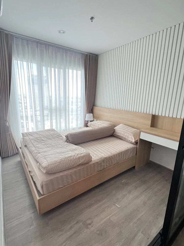 For rent: Regent Home Bangna, 25th floor, privately partitioned unit with city view of Pak Nam, unobstructed view. Book now before it's too late!