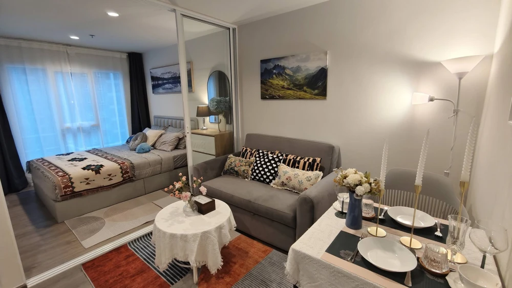 For rent: Regent Home Bangna. Beautifully decorated room! Great price! Pool view, not hot, very livable. You have to check it out!