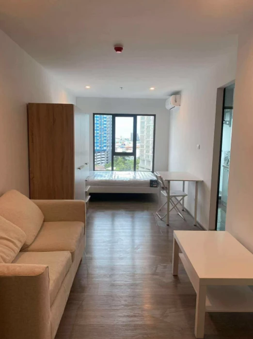 For rent: Regent Home Wutthakat, appliances + furniture, complete, ready to move in.