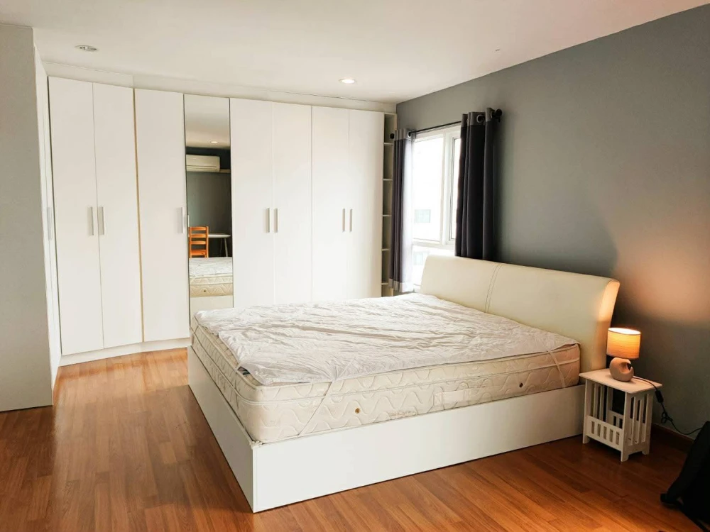 For rent: Regent Home 22 Sukhumvit 85, corner room, Combine style, perfectly proportioned, fully furnished, open view outside the project, no building