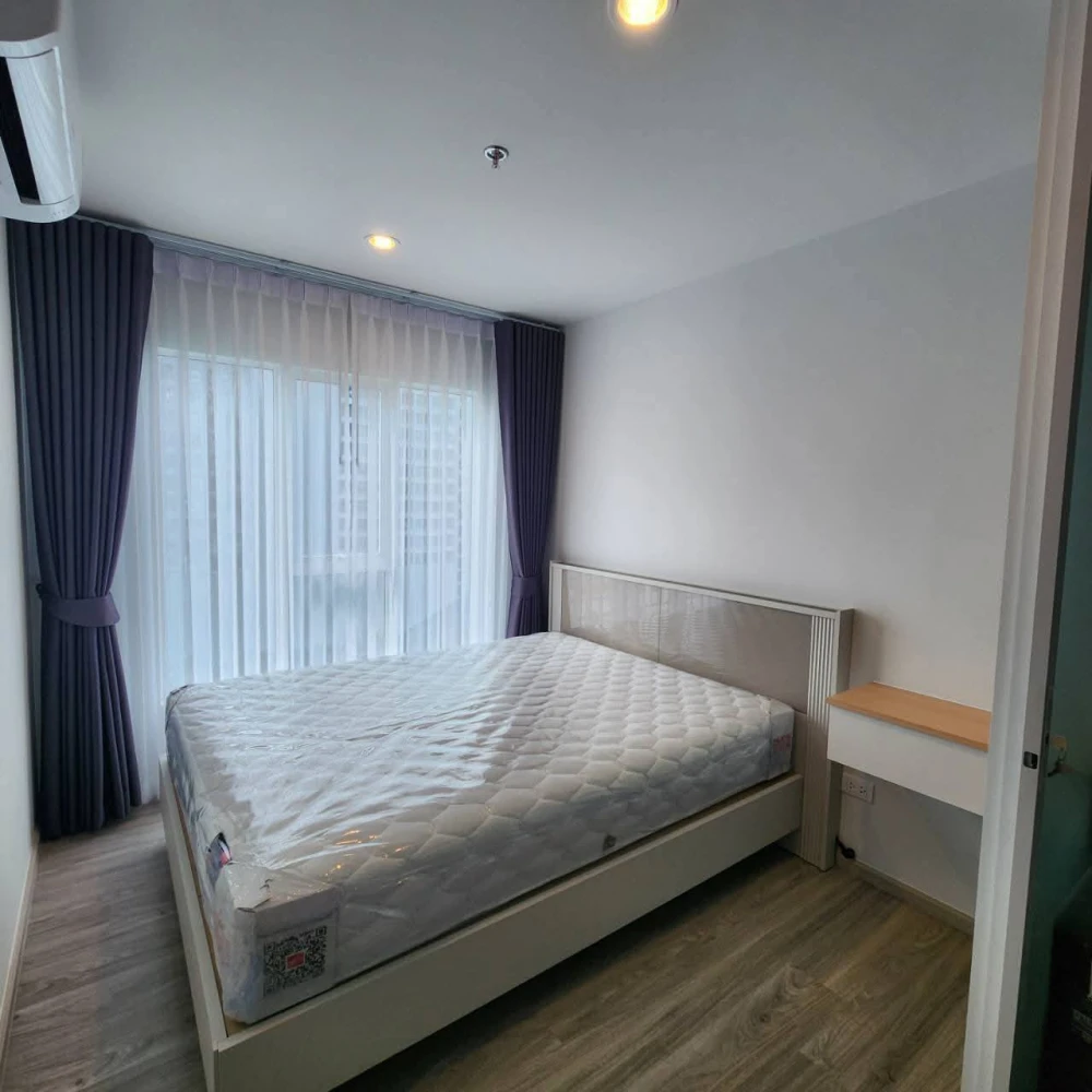 For rent: Regent Home Bangna, 20th floor, comes with furniture and appliances. Reserve now, don't miss out!
