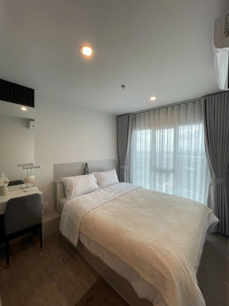 For rent: Regent Home Bangna, 30th floor, river view, corner room with privacy, convenient and complete here. Book now, don't miss out.