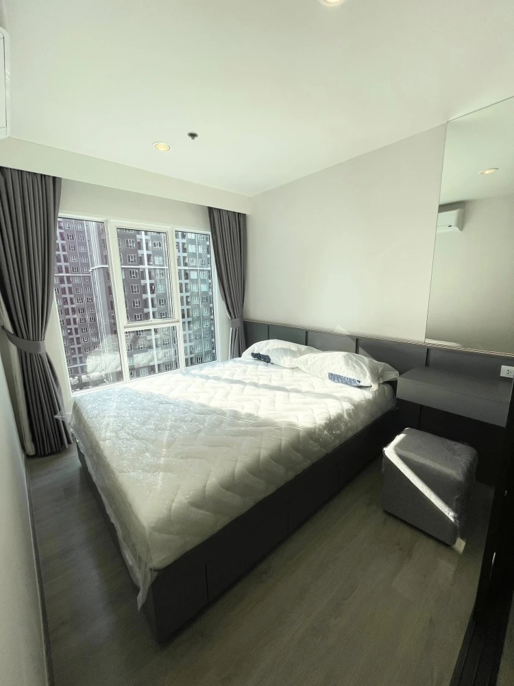 Regent Home Bangna for rent, pool view, fully furnished with appliances, ready to move in.