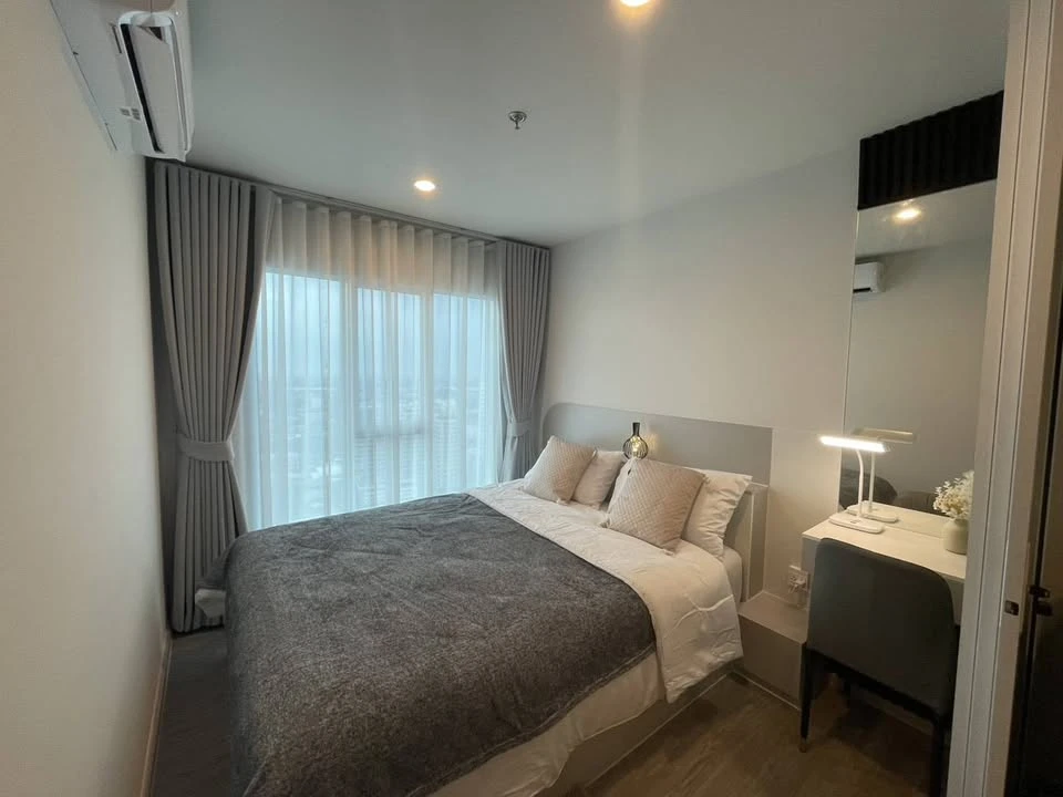 For rent: Regent Home Bangna, separate room, 30th floor, river view, affordable price. You must hurry to reserve now.