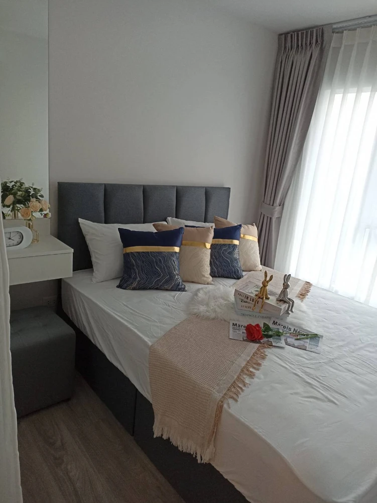 For rent: Regent Home Bangna, beautifully decorated unit with modern furniture and built-in features. Ready to move in.
