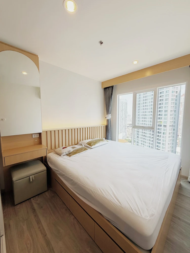 For rent: Regent Home Bangna, ready-to-move-in unit, high floor, fully furnished. Book now!