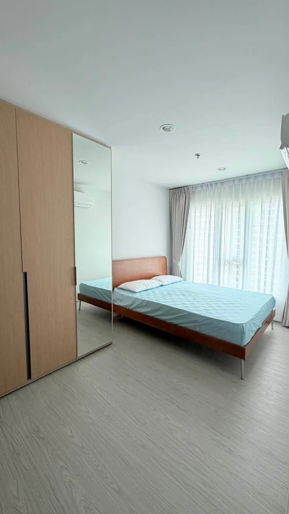 For rent: Regent Home Bangna, corner unit, quiet area, high-quality built-in furniture. Don't miss out!