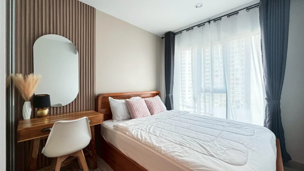 For rent: Regent Home Bangna, beautifully decorated room with a theme, comes with complete furniture and amenities. Hurry and reserve now!
