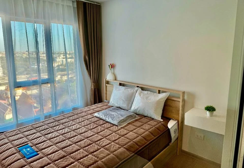 For rent: Regent Home Bangna, beautifully decorated unit with a coordinated color scheme and high-quality built-in furniture. Book now!