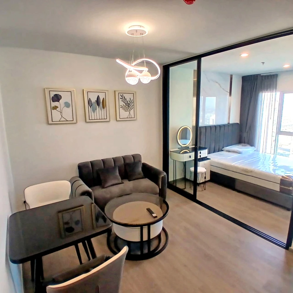 For rent: Regent Home Bangna, beautifully decorated unit with full furnishings, great location, convenient transportation. Don't miss out!
