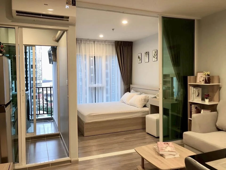 For rent: Regent Home Bangna, Building A, 18th floor. Beautifully furnished with complete furniture set. Book now to secure your unit!