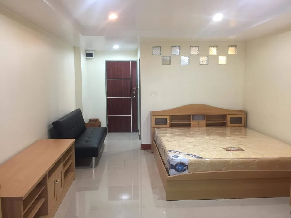 For rent: Regent Home IV Sukhumvit 85. Ready to move in. Affordable price. Don't miss out! Book now before it's too late!!!