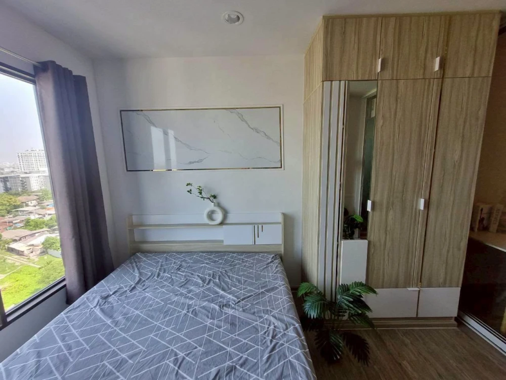 For rent: Regent Home Wuttakat, 11th floor, exterior view, great location. Interested parties should book quickly; don't miss out!