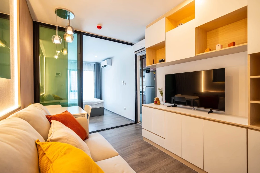 For rent: Regent Home Wuttakat, 32nd floor. Beautifully furnished and ready to move in. Book now! (Quickly!)