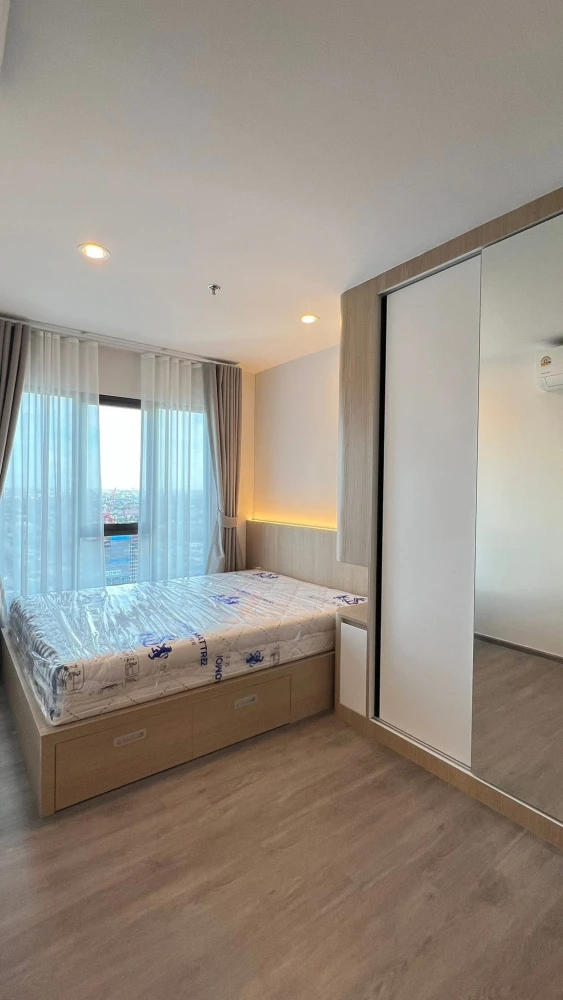 For rent: Regent Home Wuttakat, 35th floor. Beautiful room with complete furnishings. Book now!