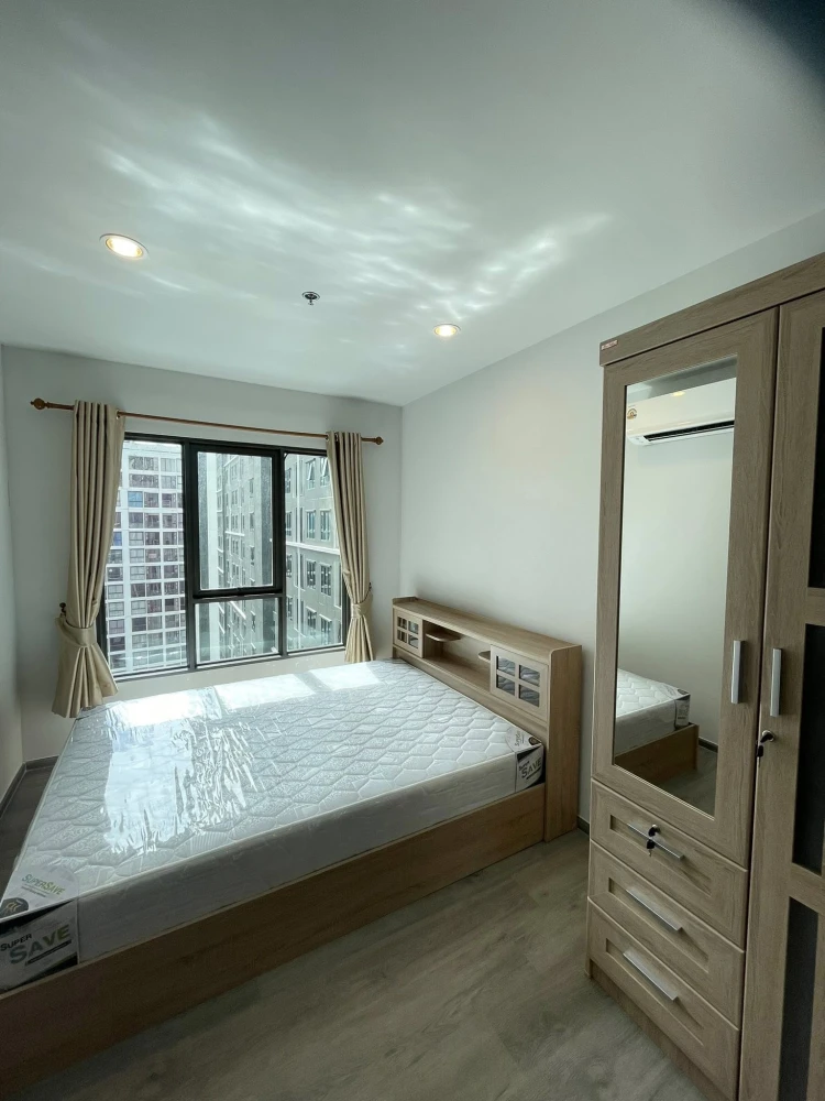 For rent: Regent Home Wuttakat. Nice, minimalist-style room with complete amenities. Book now!