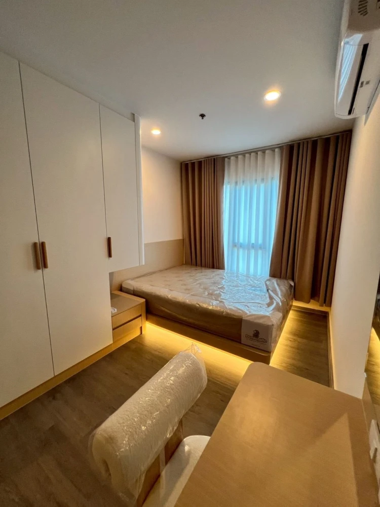 For rent: Regent Home Wuttakat. Nice room with high-quality built-in furniture and amenities. Book now!