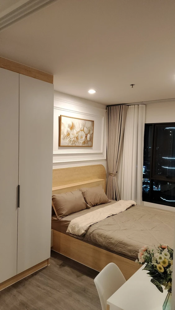 For rent: Regent Home Wuttakat. Beautifully decorated unit with a stunning color scheme and high-quality built-in furniture. Don't miss out!
