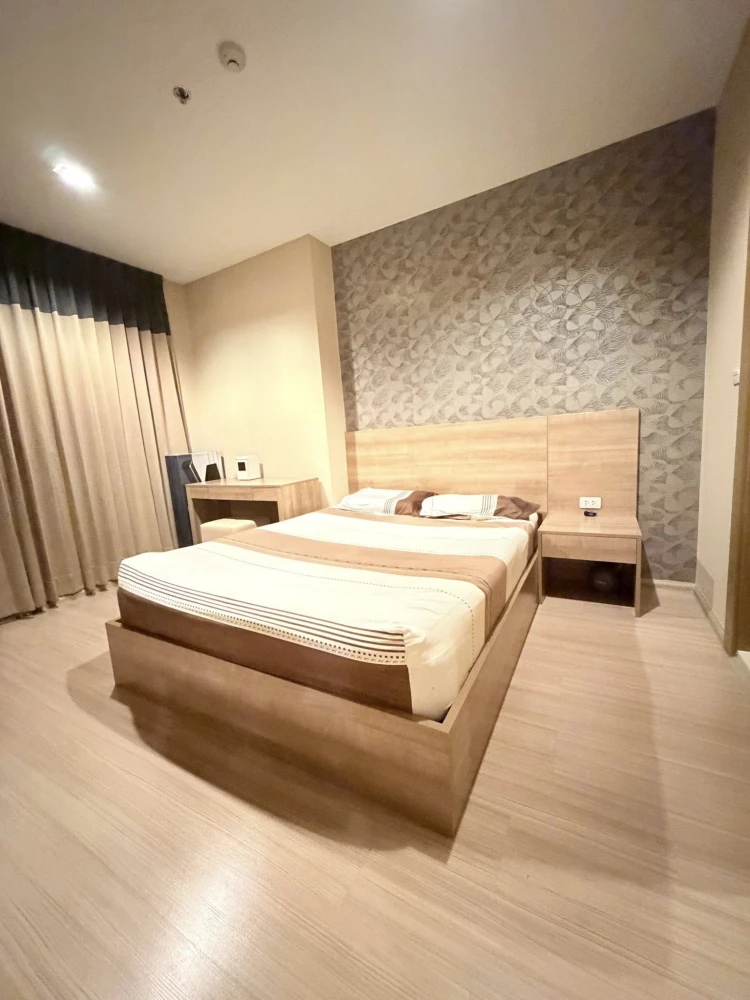 For rent sell: Rhythm Ratchada-Huai Khwang, corner unit, 24th floor, city view, no buildings blocking the view, built-in furniture, fully furnishe