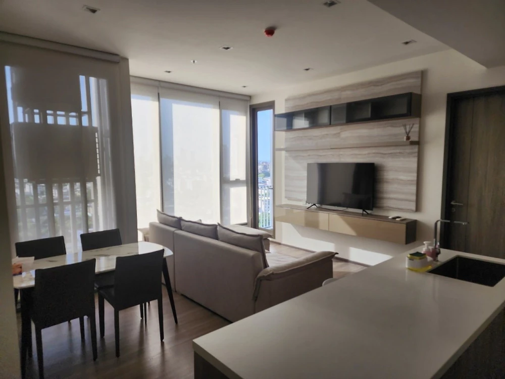 For rent: Rhythm Charoenkrung Pavillion, large room, lots of space, 16th floor, view with no tall buildings blocking it, book first, get it first.
