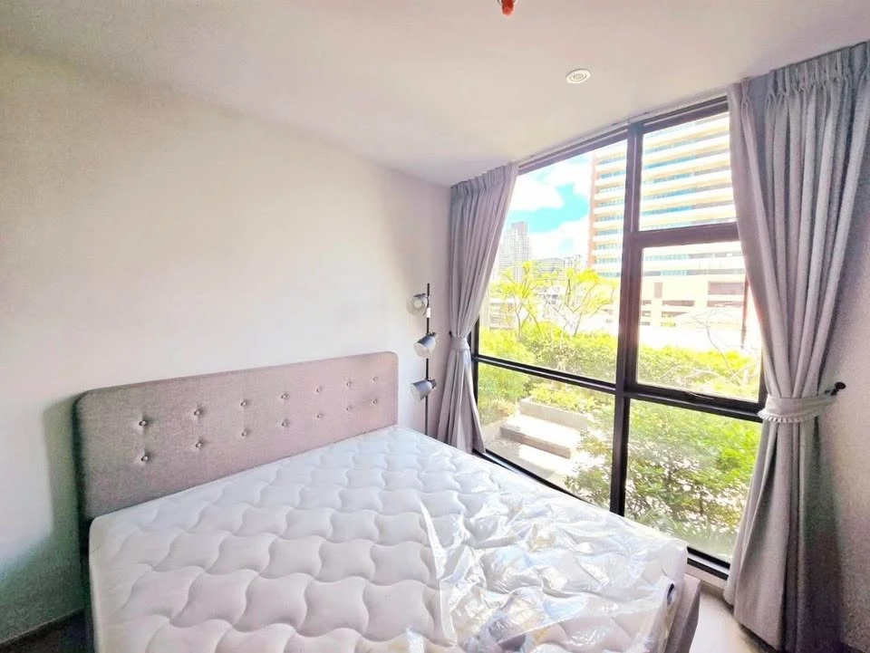 For rent: Rhythm Ekkamai, 1 bed room, Pocket Garden view, not hot, cool breeze, hurry and reserve now.