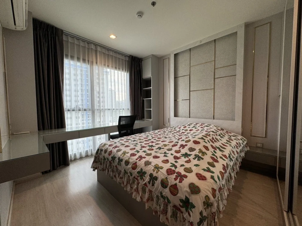 Rent a spacious condo at Rhythm Rangnam. Enjoy ample living space and all the conveniences you need. Book yours today! Don't miss out!