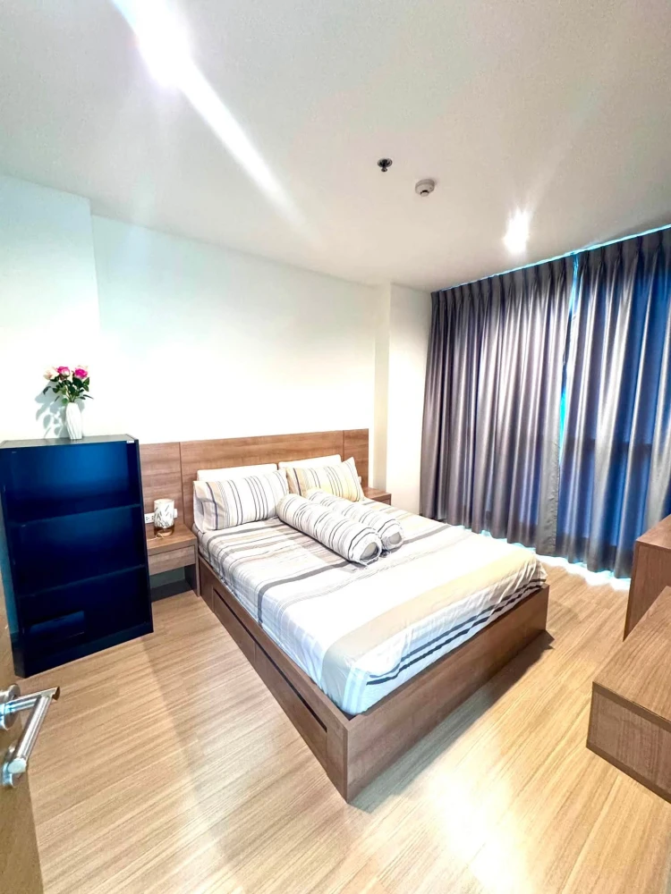 For rent: Rhythm Ratchada, corner unit, quiet, great location, fully furnished, auspicious unit number. Don't miss out!