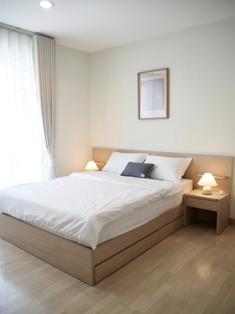 For rent: Rhythm Ratchada, 1 bedroom, 1 bathroom, spacious living area, fully furnished. Don't miss out!