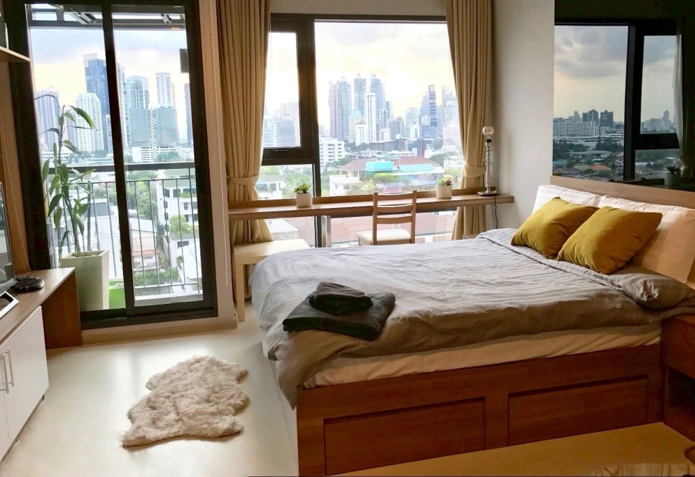 For rent: Rhythm Sukhumvit 36-38. Nice unit, fully furnished. Book now!