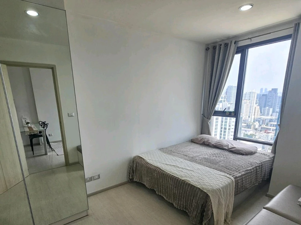 For rent: Rhythm Sukhumvit 42, 34th floor, city view, no obstructing buildings. Book now, don't wait!